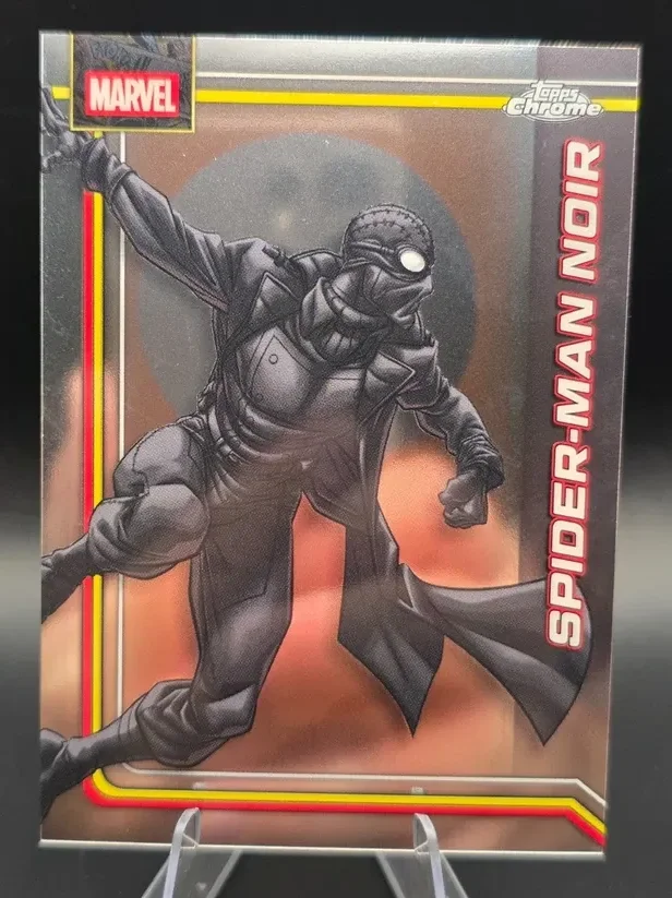 Topps Panini Card Tarjeta Cromo Barajita Spiderman Noir Topps 2026 Chrome Marvel Comics